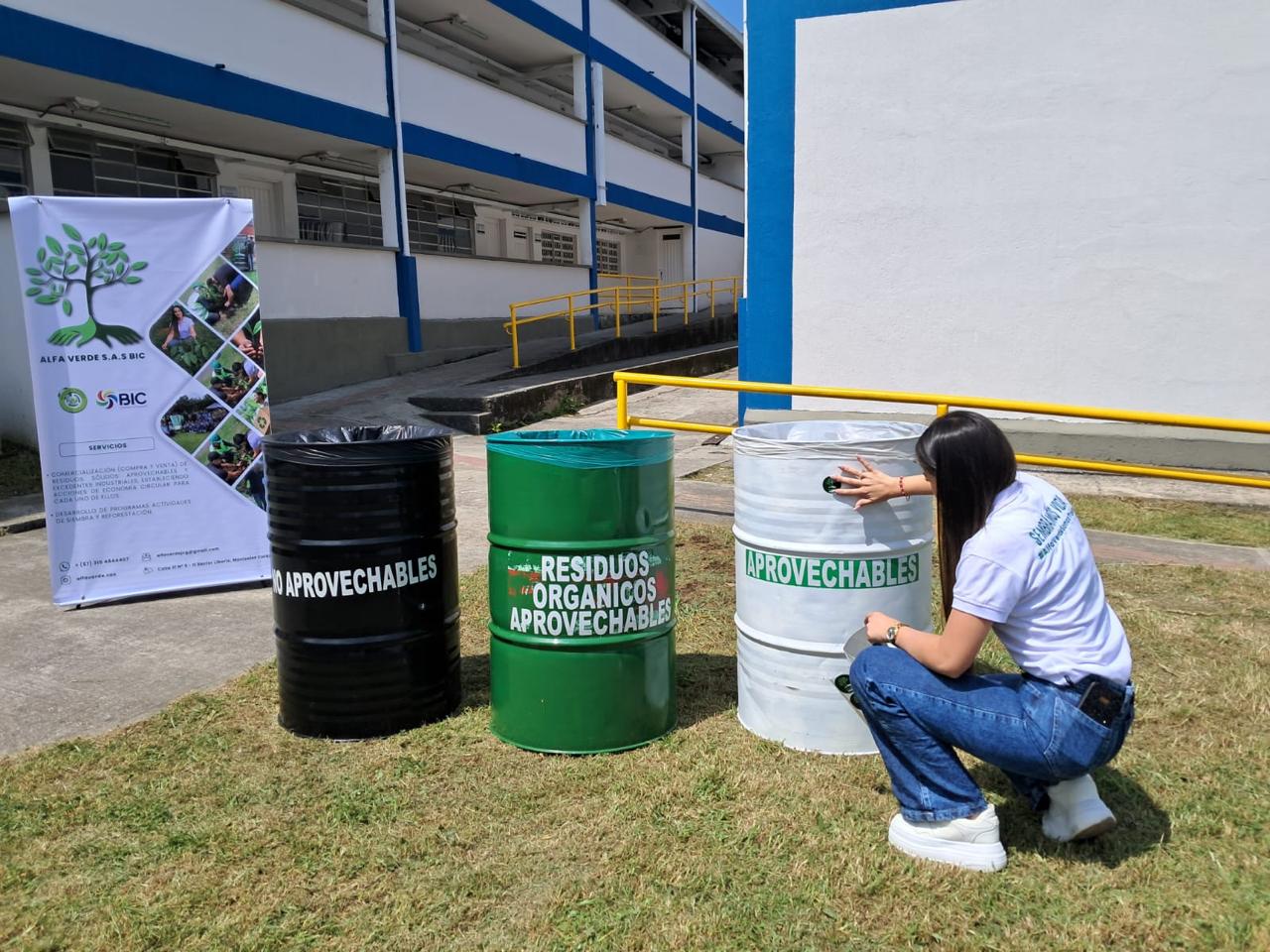 Presentación de canecas